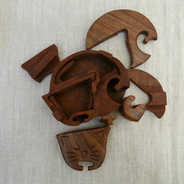 P1110086-Fair-trade-Sesham-wood-Cat-Puzzle-box-open