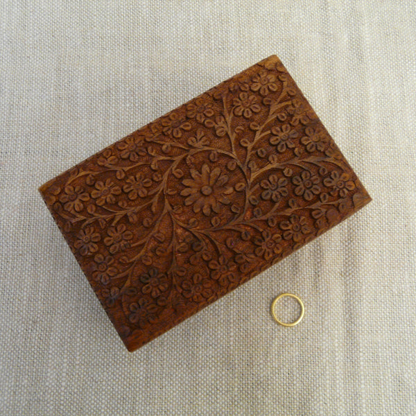 P1110099-Fair-trade-carved-all-over-box-top
