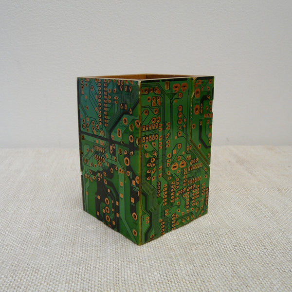 P1110143-Fair-Trade-Upcycled-Circuit-board-Pen-pot