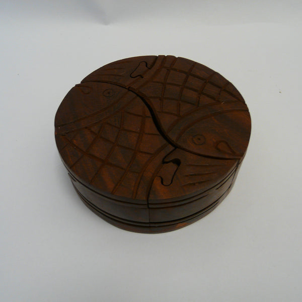 P1110175-Fair-trade-Sesham-wood-2-fish-Puzzle-box-closed