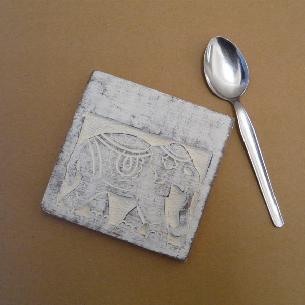 P1110279-Fair-trade-Square-Mango-wood-single-Elephant-Coaster-white-washed-with-teaspoon