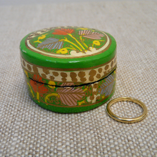 Circular Leaf Green Hand Painted Papier Mache Ring Box