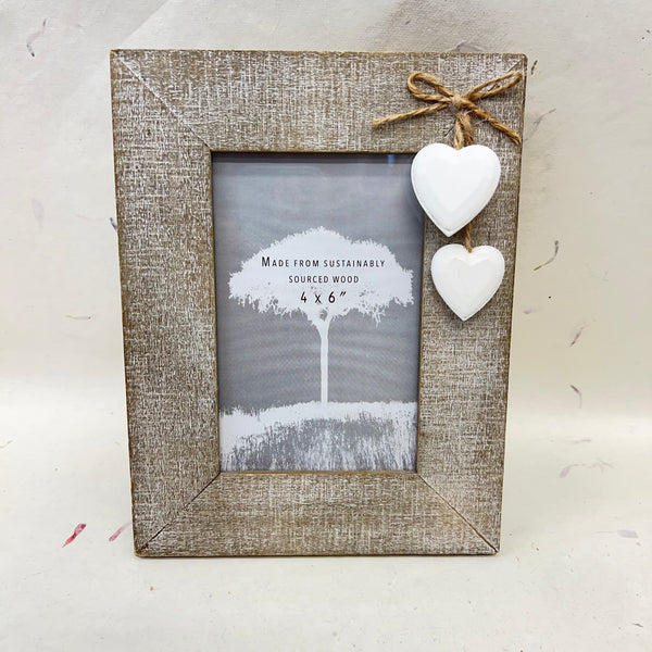 Driftwood Picture Frames with hanging hearts