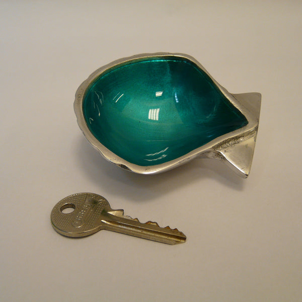 1932-fair-trade-recycled-aluminium-aqua-shell-dish-with-key