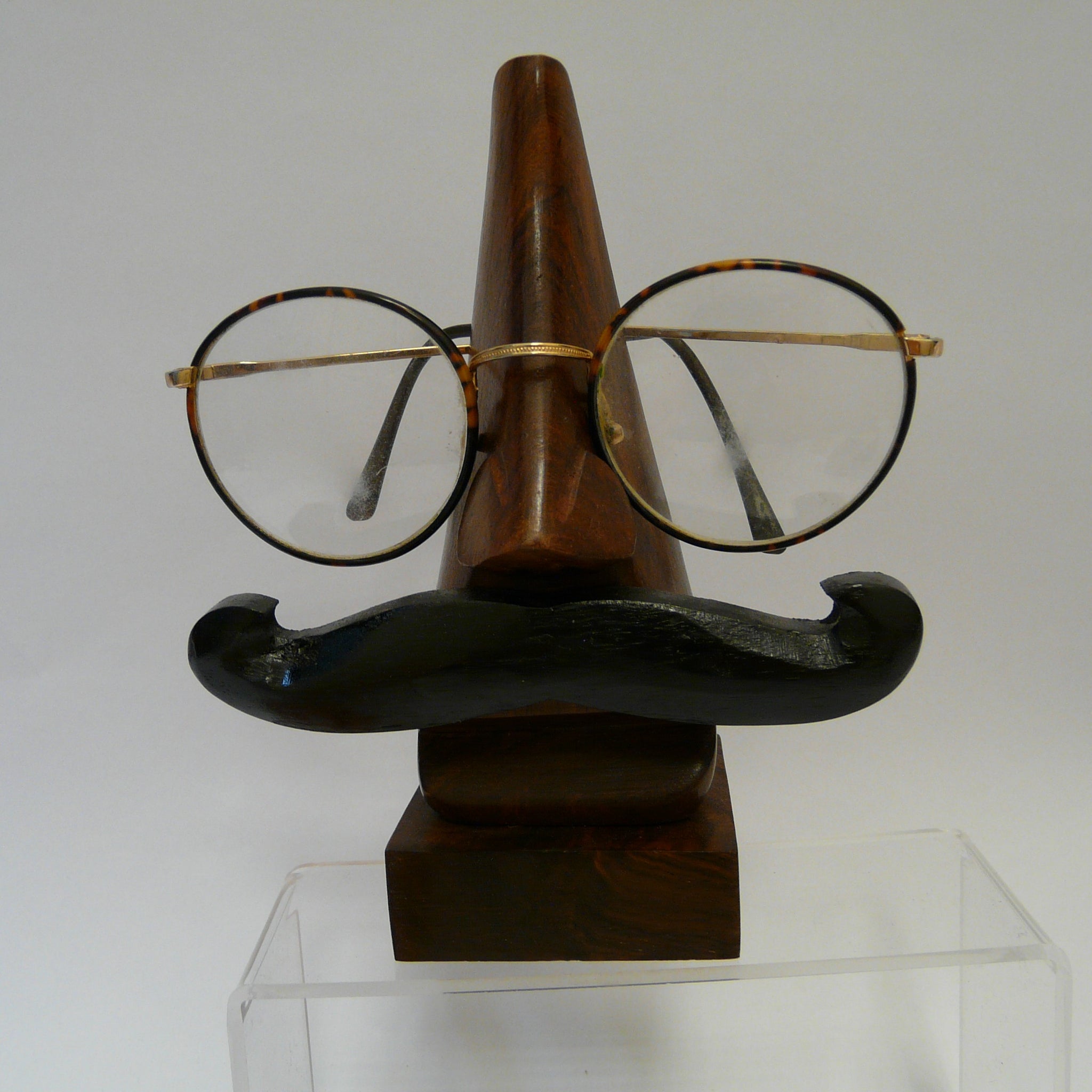 P1090707-Fair-trade-Sesham-wood-moustache-spectacle-holder