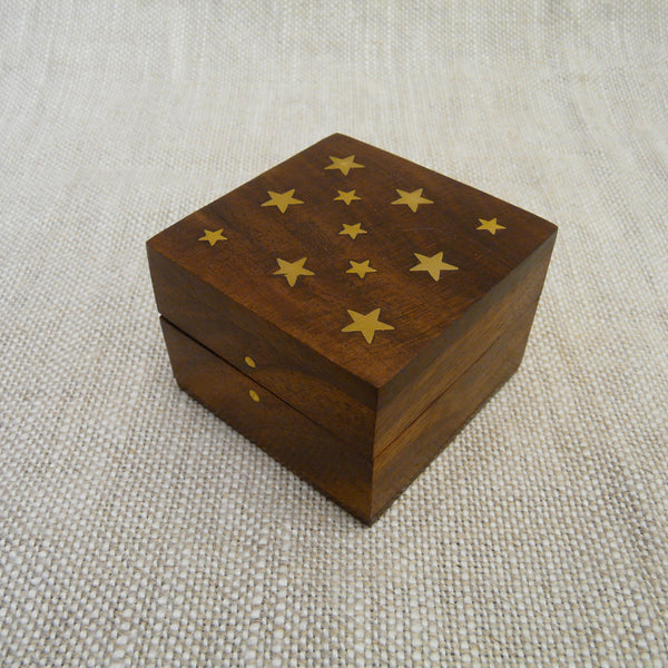 P1110066-fair-trade-sesham-wood-square-box-brass-stars-inlay