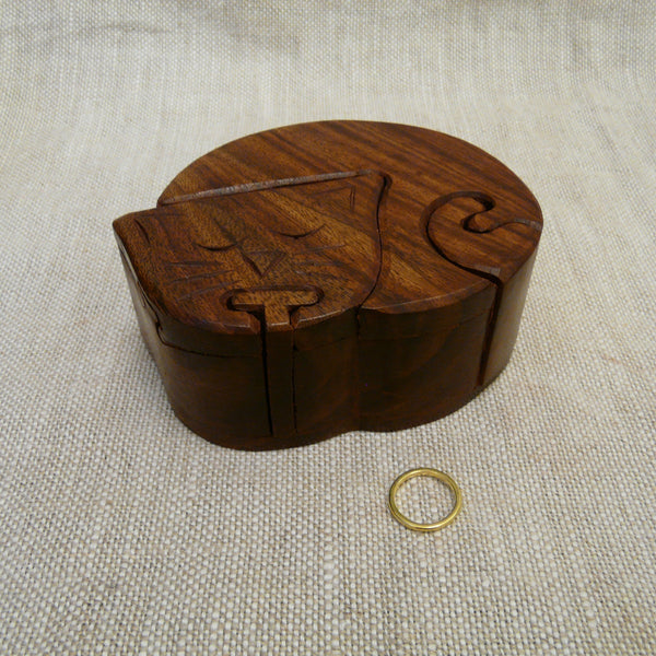 P1110087-Fair-trade-Sesham-wood-Cat-Puzzle-box