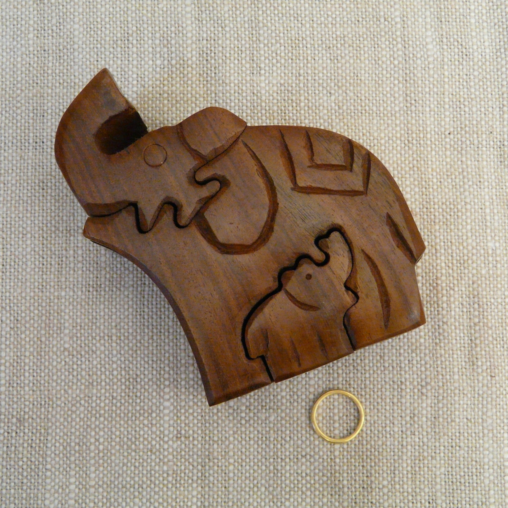 P1110108-Fair-trade-Sesham-wood-two-Elephant-puzzle-box-closed