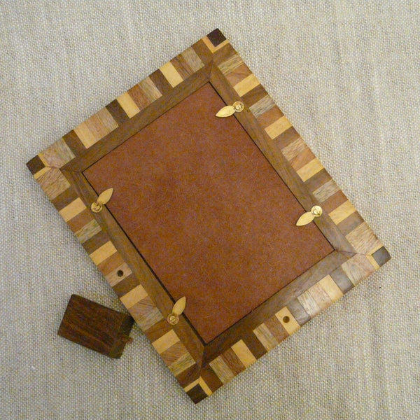 P1110109-Fair-trade-picture-photo-frame-4-woods-back