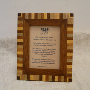 P1110110-Fair-trade-picture-photo-frame-4-woods-portrait