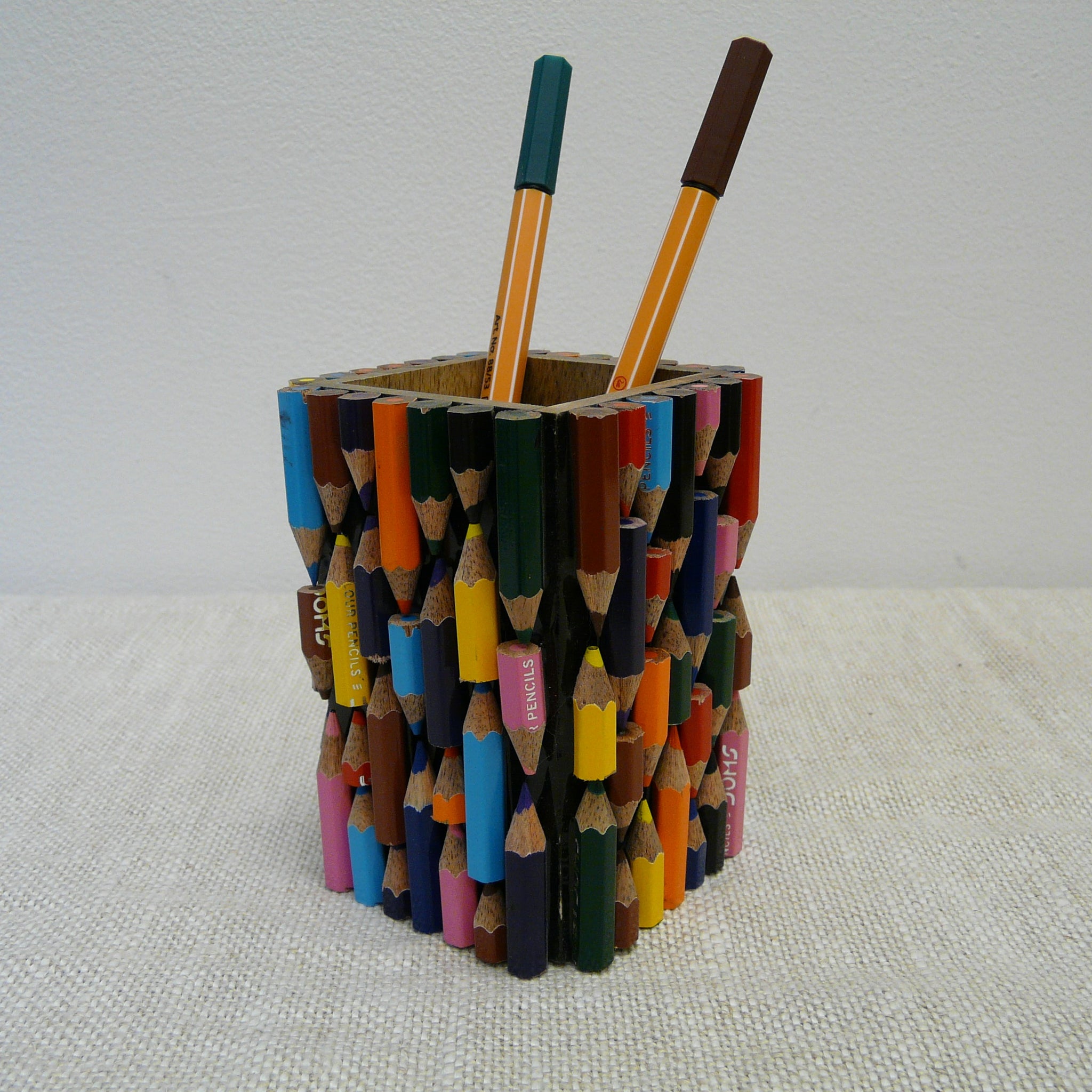 Pot à crayons Pencil cup - Centre Pompidou Pot à crayons Pencil cup - Centre Pompidou