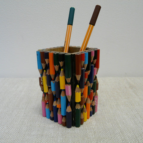 P1110132-Fair-Trade-Upcycled-Crayons-Pen-pot-with-pens