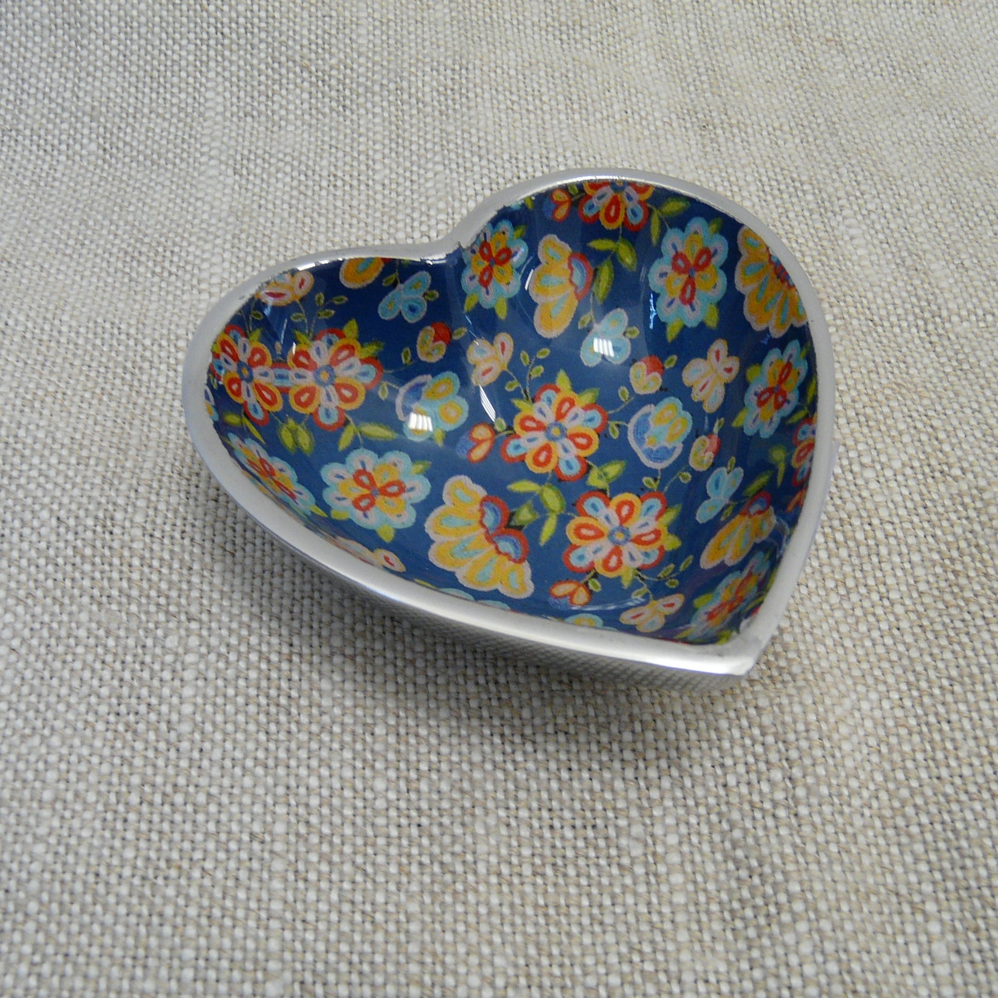P1110285-Fair-trade-blue-flower-heart-dish