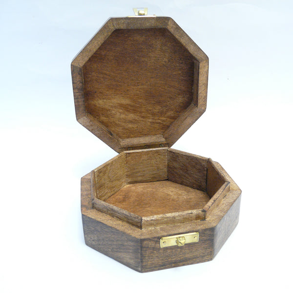 P1110366-fair-trade-mango-wood-octagonal-elephant-design-carved-box-open