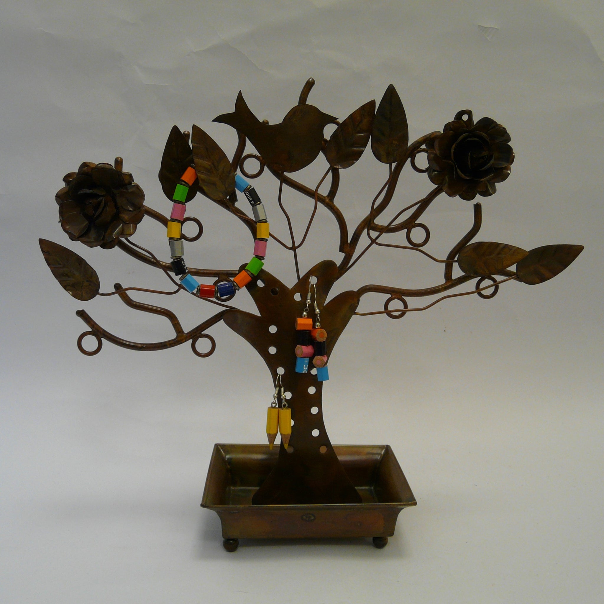P1110468-Fair-trade-Metal-Jewellery-stand-holder-tree-with-flowers-bird-leaves-Upcycled-crayon-Earrings-bracelet.