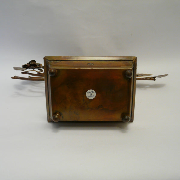 P1110473-Fair-trade-Metal-Jewellery-stand-holder-tree-detail-under-base-ball-feet