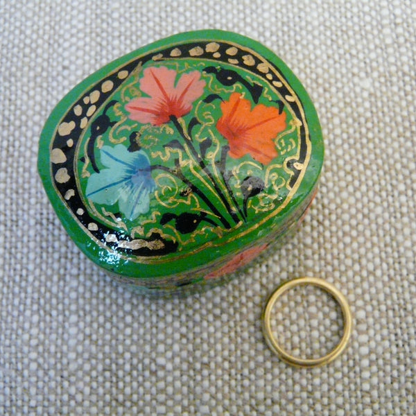 Mid Green Hand Painted Papier Mache Ring Box